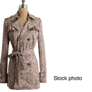 BNWT DAUGHTERS OF THE LIBERATION (ANTHRO) SHORT TRENCH